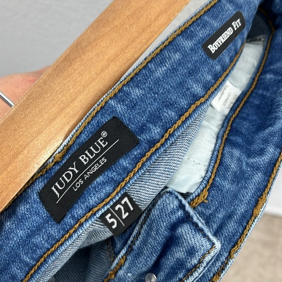 Judy Blue Light Wash High Waist Boyfriend Fit size 5/27 - Picture 5 of 13